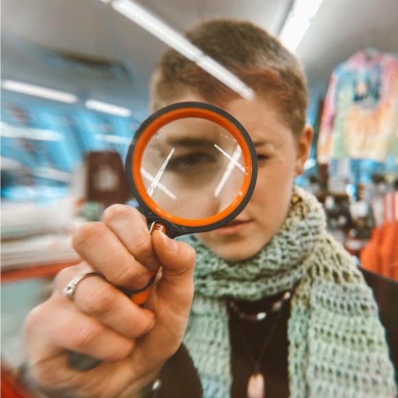 Meet your Posher, Ari - Picture 1 of 1